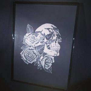 Picture Frame – Skull and Roses